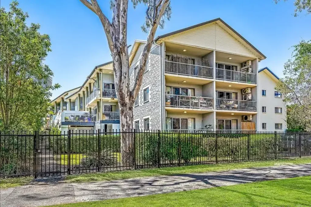 EXCEPTIONAL SOUTHPORT CONVENIENCEÂ |Â HIGHLY SOUGHT-AFTER LOCATION |Â 