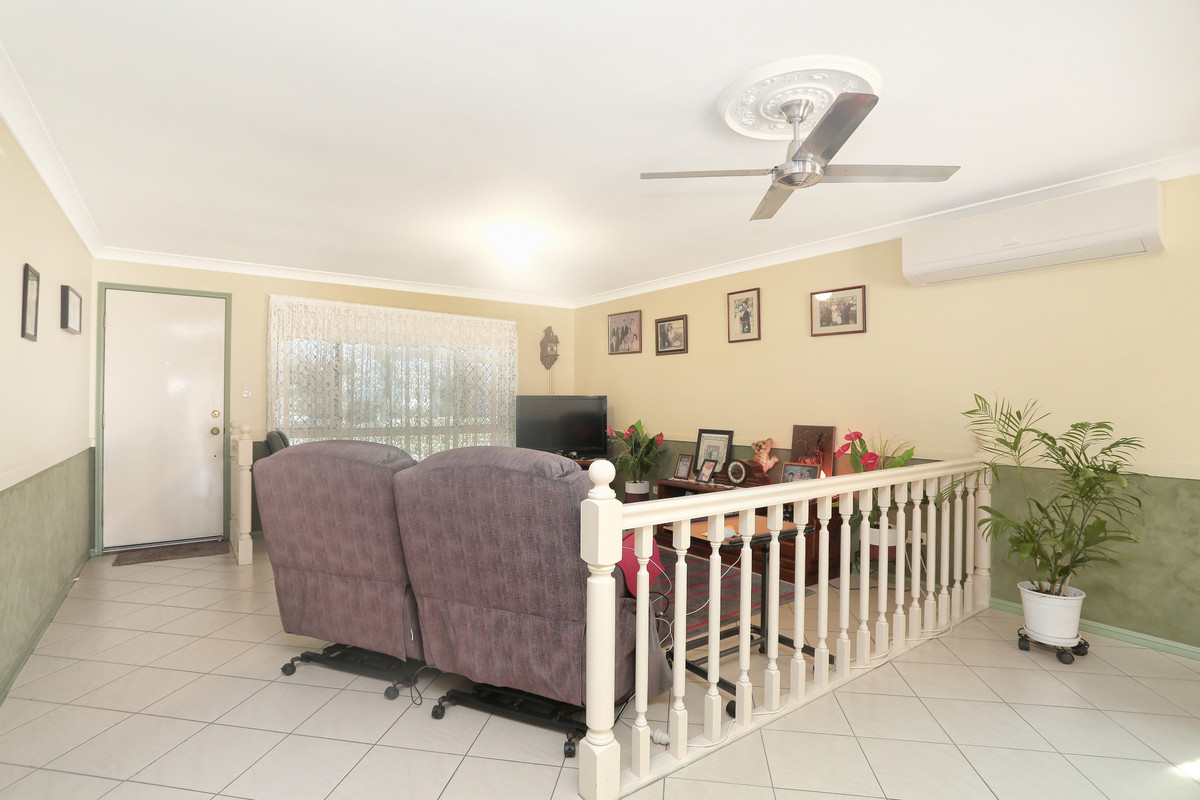 12 CHILTERN PL, SANDSTONE POINT QLD 4511, 0 rūma, 0 rūma horoi, House