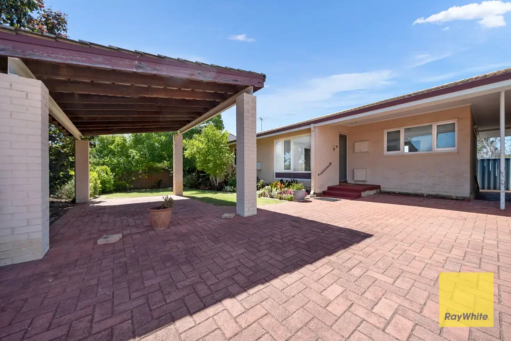 Girrawheen 3침실 EFFORTLESS STRATA LIVING - MOVE-IN READY JUST 16KM FROM THE CBD!