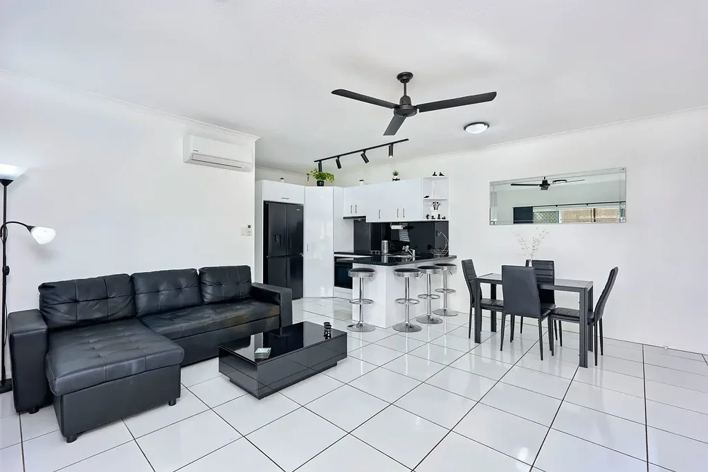 Parramatta Park 1कमरा STUNNING RENOVATION | FURNISHED | LIFESTYLE & LOCATION