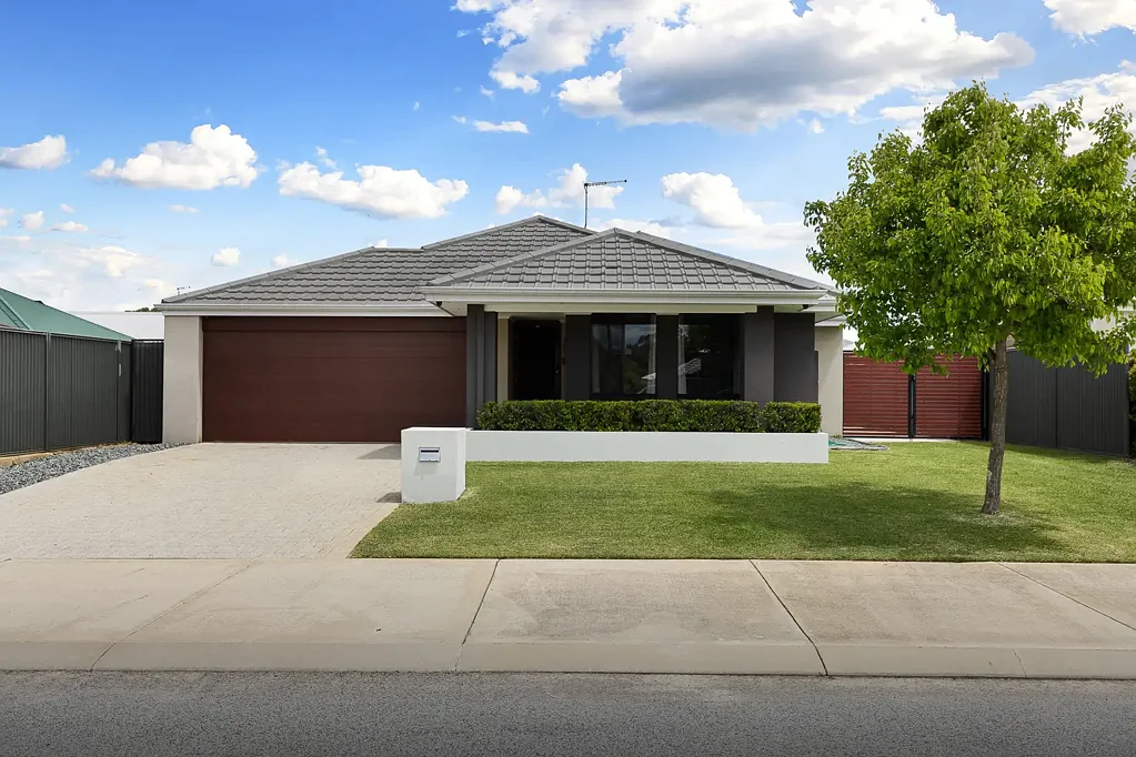 Wellard 4房  Immaculate family home in Wellard