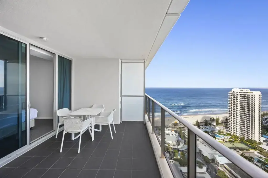 Surfers Paradise 2房  LUXURY HILTON RESIDENCE - SPECTACULAR 29TH FLOOR OCEAN, RIVER & SKYLINE VIEWS
