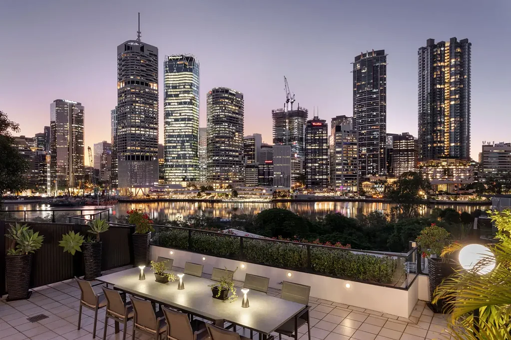 54 MacKenzie Street, Kangaroo Point, QLD 4169