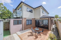 8A Mahon Place, Papatoetoe