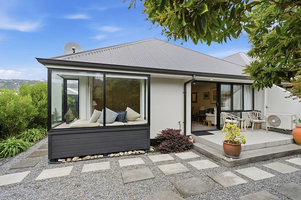 Redcliffs 2房  Sun, Sea & Simplified Living!