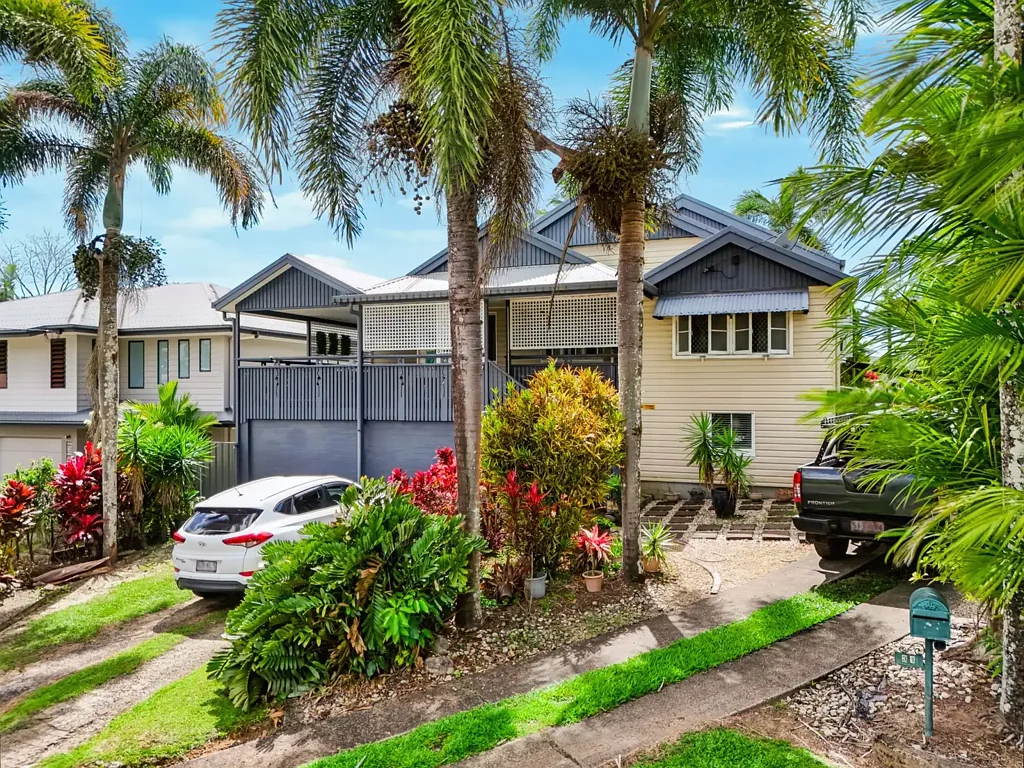 East Innisfail 3房  Classic Queenslander Charm with Modern Comforts