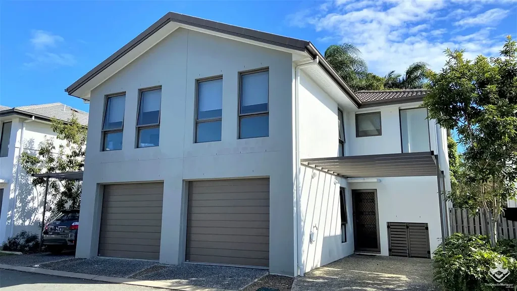 Modern Townhouse, 2 Bedrooms + 1 Study nook, Available From 01/10/2025