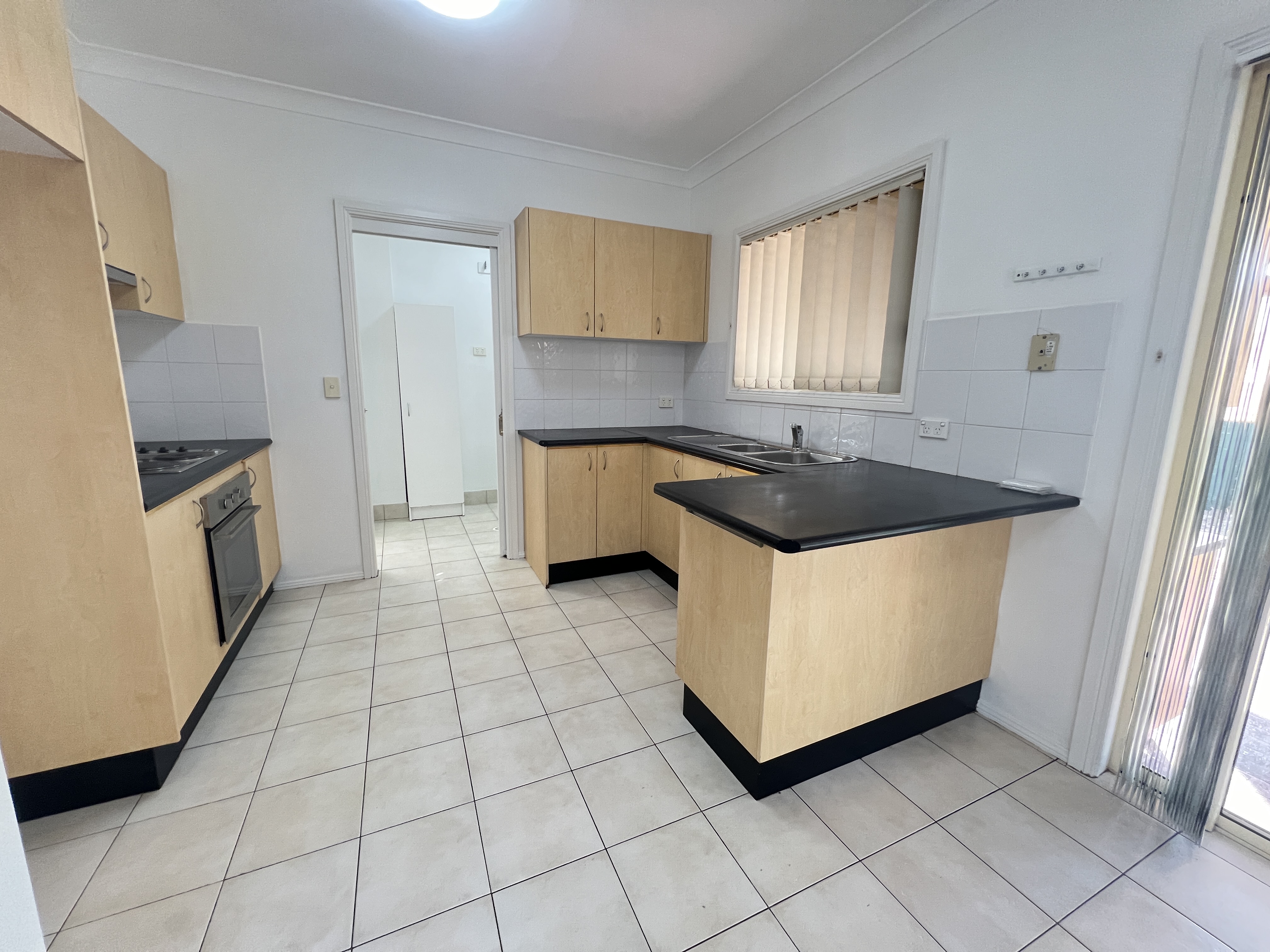 UNIT 1 114 GRAHAM AV, LURNEA NSW 2170, 0 phòng ngủ, 0 phòng tắm, Townhouse