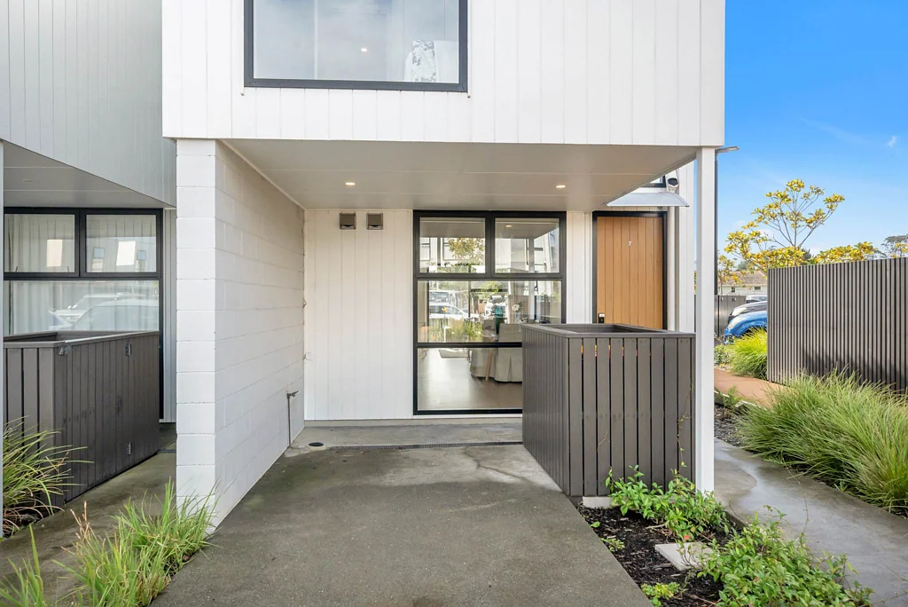 Mount Roskill 3 Bedroom Modern Comfort, Effortless Living