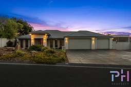 3 Pinnacle Terrace, Golden Square