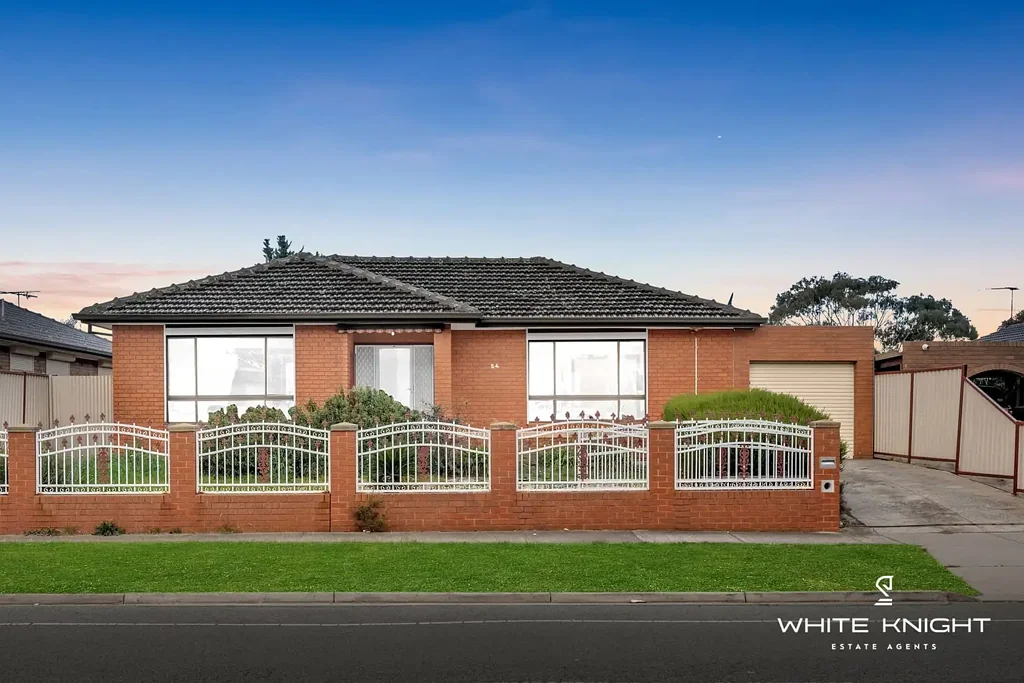 Keilor Downs 4 Bedroom Stunning Family Home in Prime Location Keilor Downs