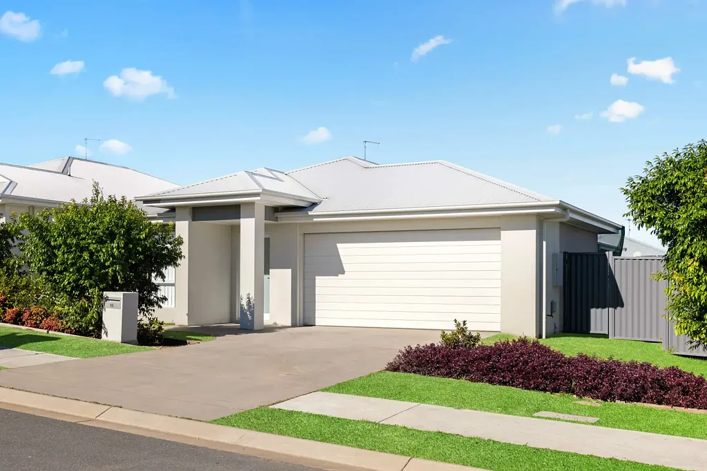 Lake Cathie 4 Bedroom Lifestyle Location!