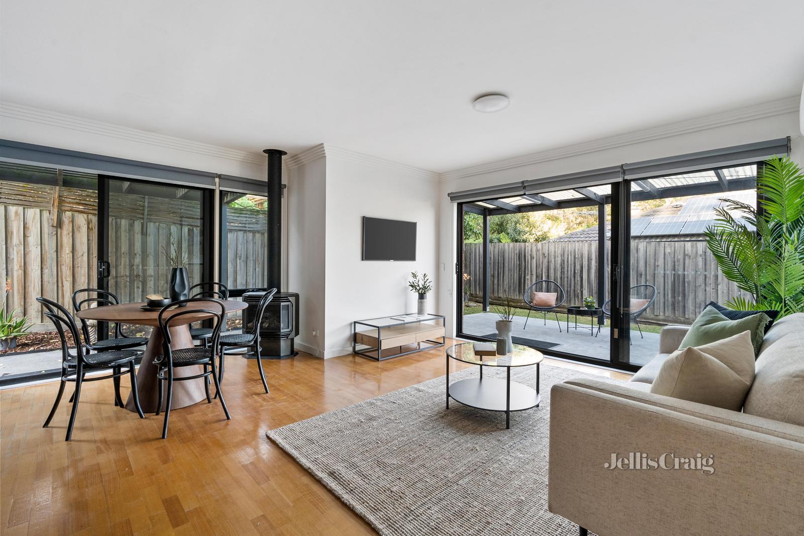 15 SWAN ST, ELTHAM VIC 3095, 0 chambres, 0 salles de bain, House