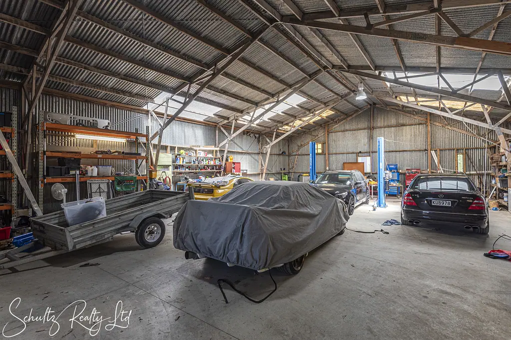 Paparoa 5Kwarto Two Titles, Sheds, Pool, Two Dwelling's!