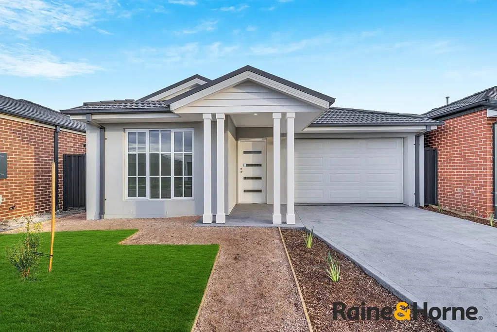 Luxury Family Living in Cranbourne East - Modern Home with Premium Features