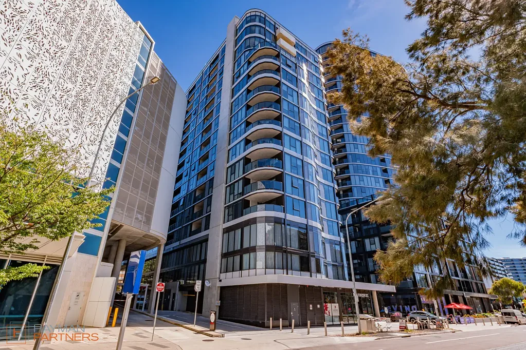 Phillip 2Zimmer Contemporary style in a thriving lifestyle location