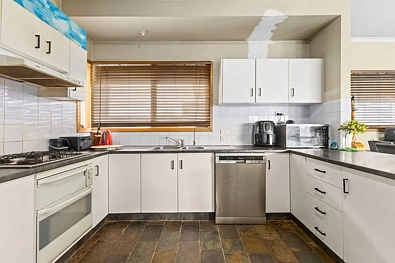 Kitchen - 45 HICKOX ST, TRARALGON VIC 3844
