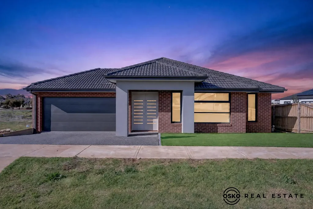 Brookfield 4房 位于 Brookfield 黄金地段的全新奢华生活。立即联系 0468 947 670。 Brand New Luxury Living in a Prime Brookfield Location. Contact Today @ 0468 947 670.