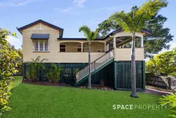 30 Theale Tce, Ashgrove