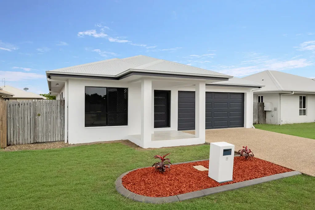 19 Boult Crescent, Burdell, QLD 4818