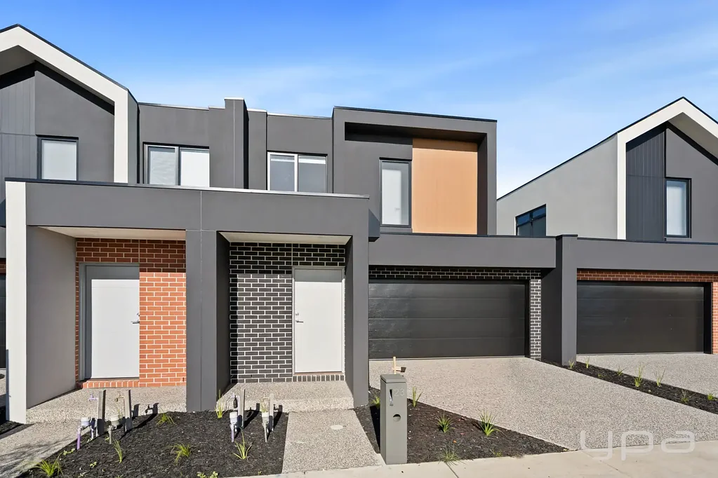 Charming Mickleham Townhouse Awaits You!