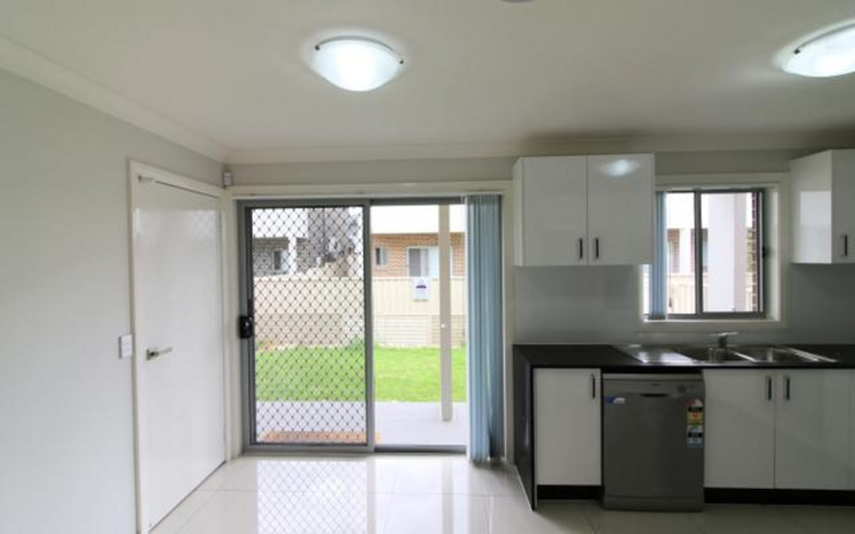 UNIT 26 11 ABRAHAM ST, ROOTY HILL NSW 2766, 0部屋, 0バスルーム, Townhouse