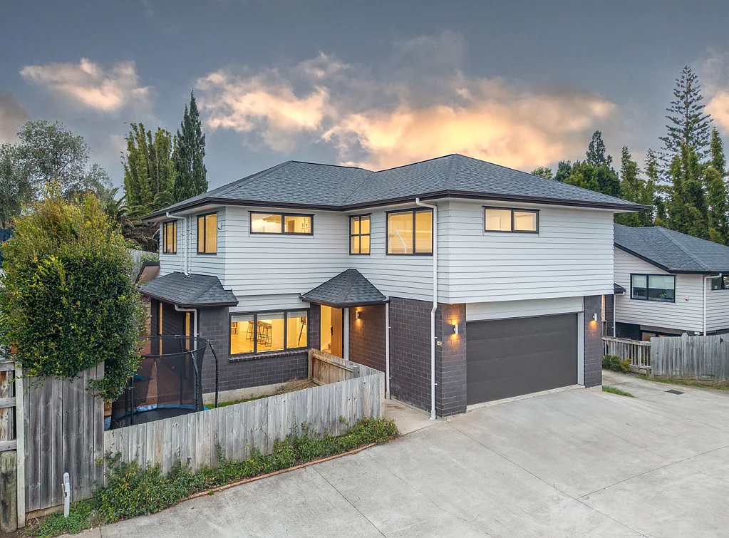 Howick 5房 高规格现代住宅，咫尺Howick Village，好校云集，舒适生活一步到位！ Family living in the heart of Howick