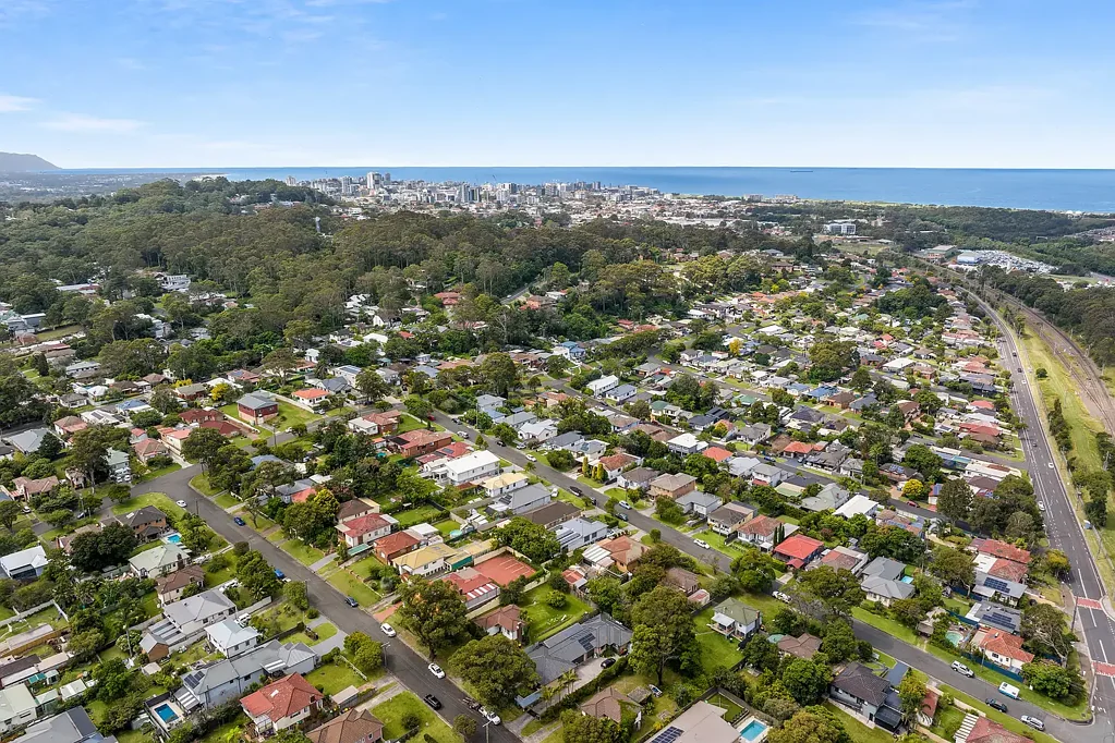 1 Hickman Street, Mount Saint Thomas, NSW 2500