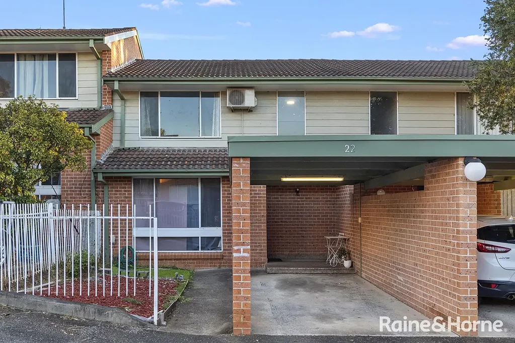 22/6 Jacquinot Place, Glenfield, NSW 2167