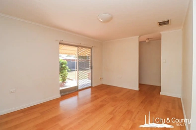10 Jacobsen Crescent, Mount Isa, QLD 4825, 3 slaapkamers, 1 badkamers, House