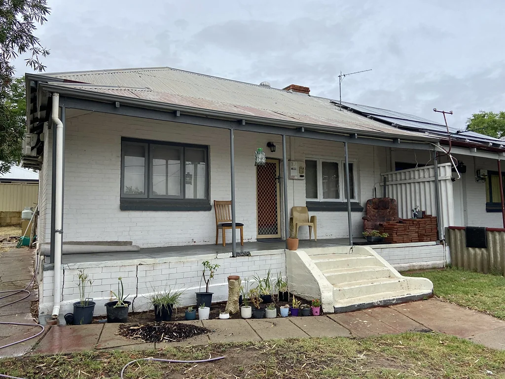 207 Duke Street West, Northam, WA 6401