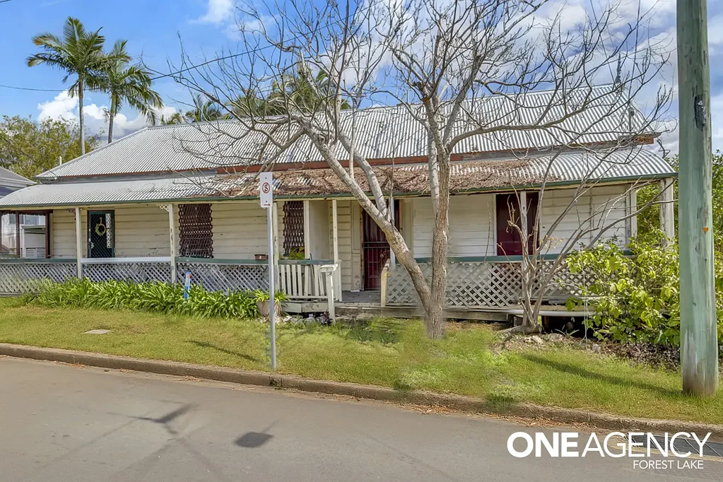 Ipswich 3房 576平转角地块 双单元灵活布局 近CBD学校 无洪水风险 1 Thorn Street, Ipswich – Dual Living Opportunity In Convenient Ipswich Location