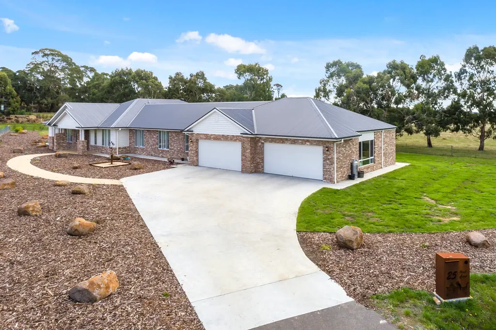 25 Opal Ct., Kyneton, VIC 3444