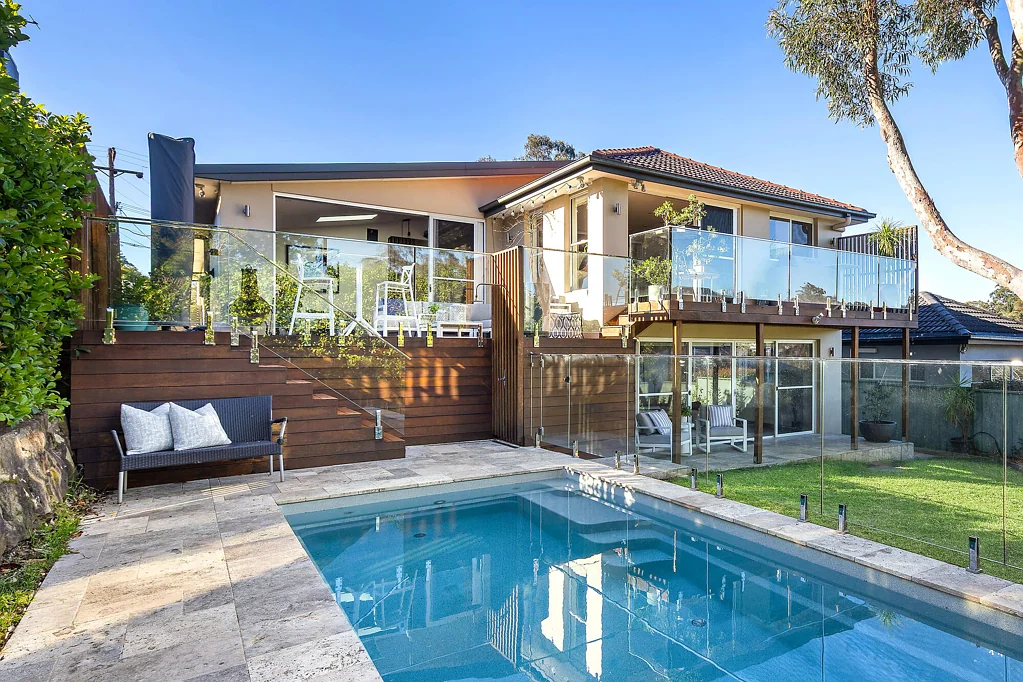 Killara 5房 看似不大实则宽敞灵活的家庭娱乐居所 Deceptively spacious and flexible family entertainer