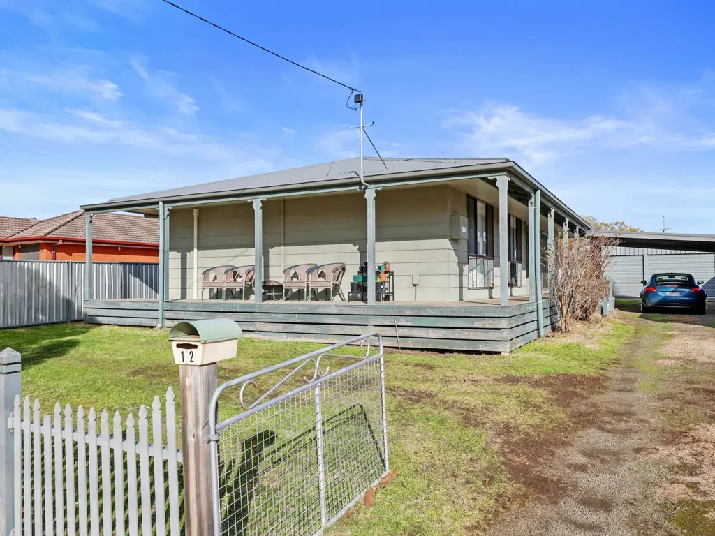 12 Duke Avenue, Hamilton, VIC 3300