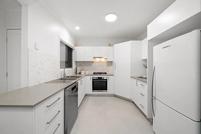 2/82 Clarence Road, Indooroopilly, QLD 4068, 3 slaapkamers, 2 badkamers, Townhouse