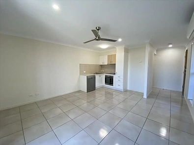 2/15 Casey Street, Pimpama, QLD 4209, 1 Bedrooms, 1 Bathrooms, Apartment