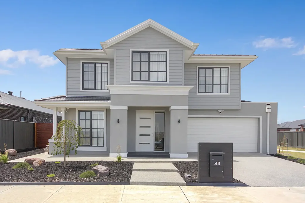 Lara 5房  Unmatched Style and Space: Your Dream Home Awaits in Lara Lakes.