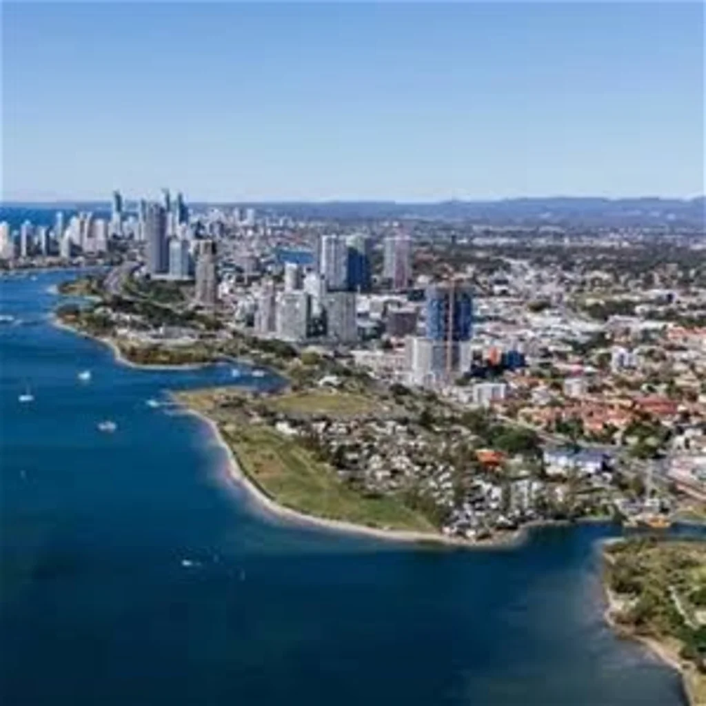 Southport 2Kwarto Amazing Apartment Ready to Move in - Southport Gold Coast