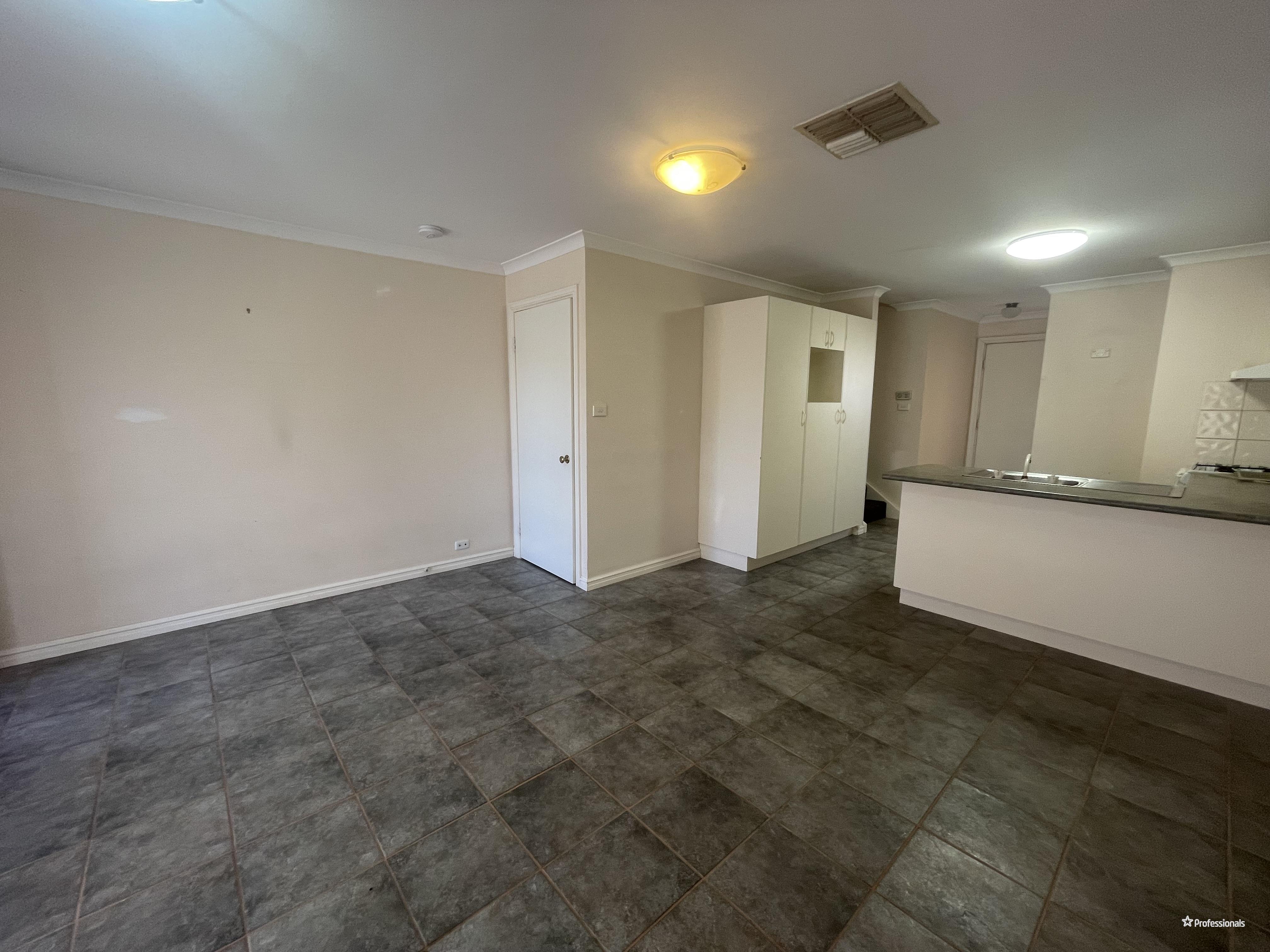 UNIT 2 20 EGAN ST, KALGOORLIE WA 6430, 0 રૂમ, 0 બાથરૂમ, Townhouse