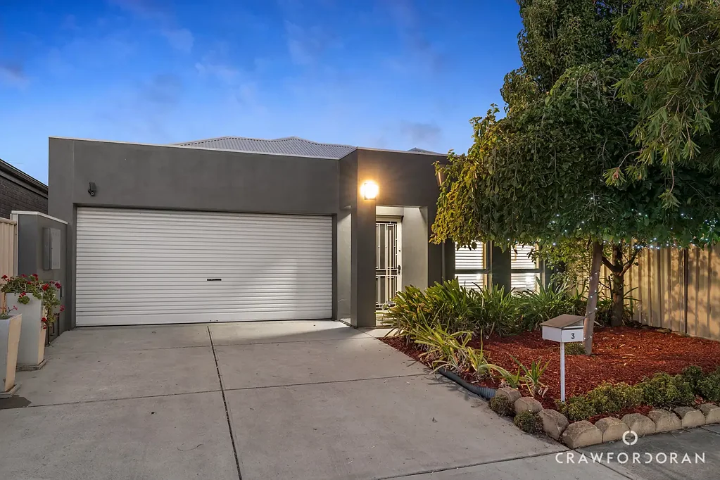 3 Cowra Crescent, Park Holme, SA 5043