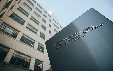 失业潮扩大！新西兰又一部门宣布大裁员！下岗公务员数量已达1476人