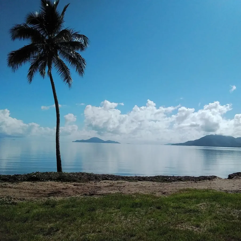 Cardwell 4房  Fishing / holiday lodge, with the Seas, the breeze, the mountains and the trees.
