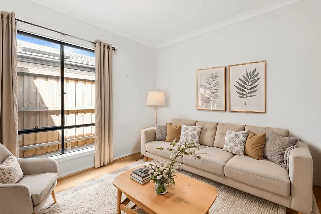 Tarneit 3 Slaapkamer Park-Facing/ East Facing Elegance With Modern Upgrades & No Body Corporate - Investors Dream, Great Rental returns