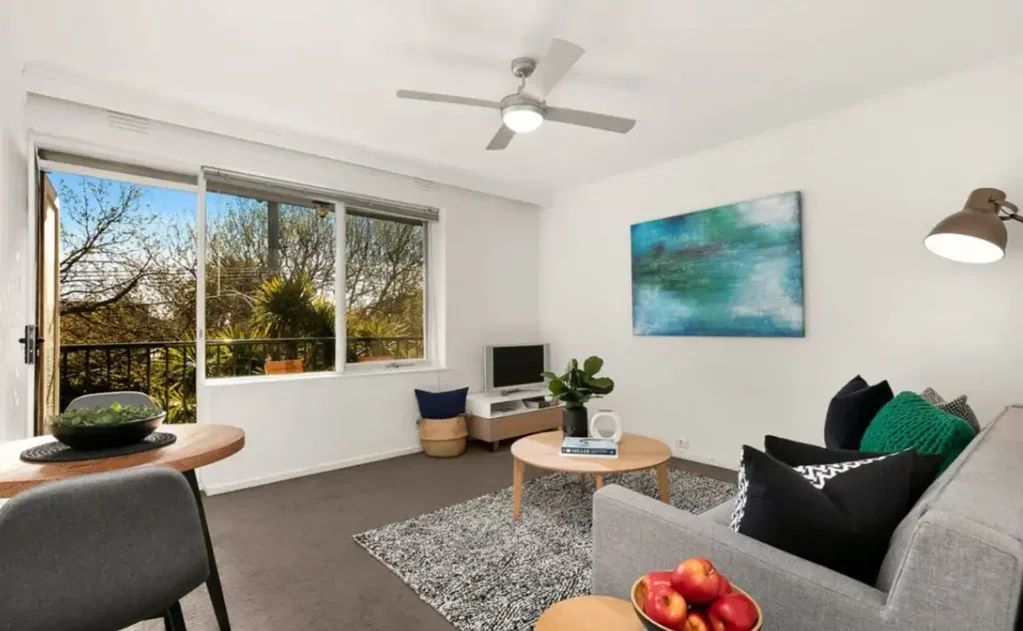 LOCATION, LOCATION! PARTLY FURNISHED
