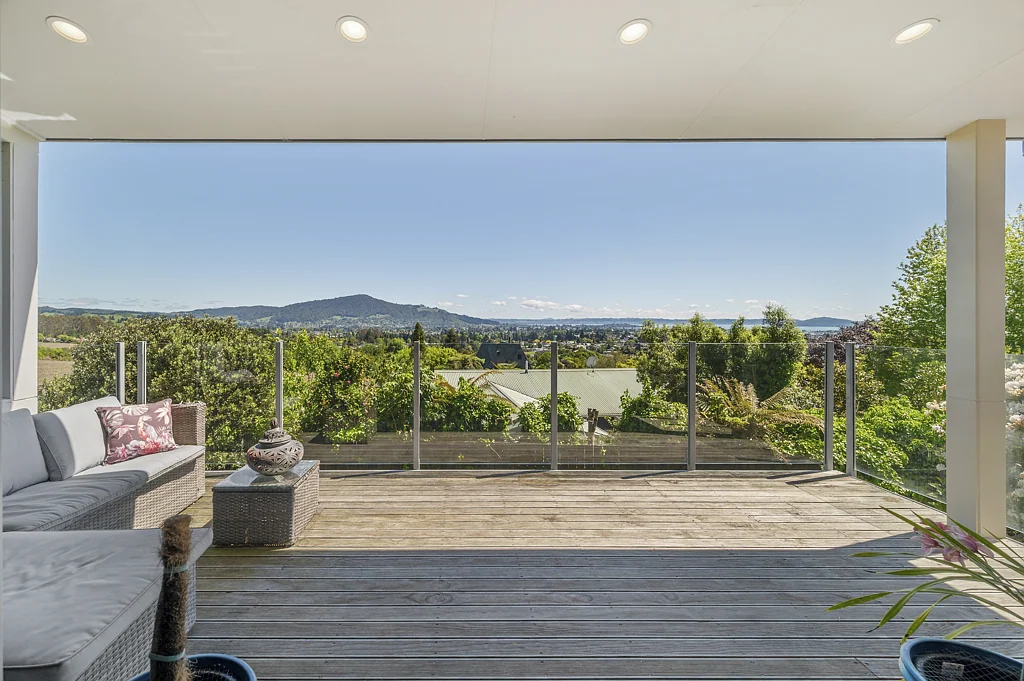 Tihiotonga 5Moenga Living on top of the world!