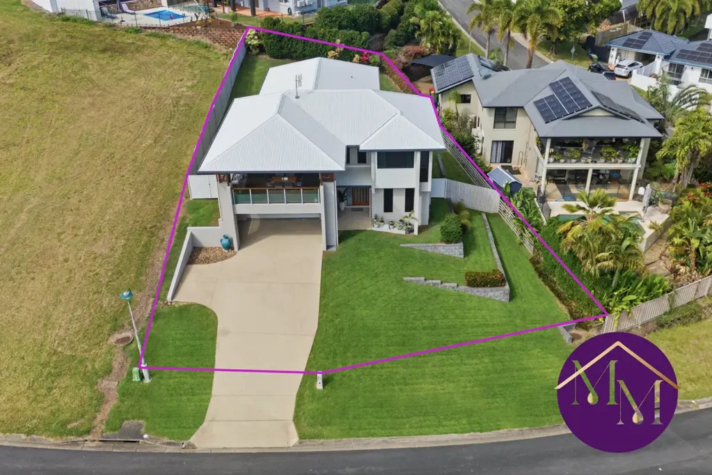 Eimeo 4ห้องนอน Elevated Coastal Living with Panoramic Ocean, Island & Mountain Views