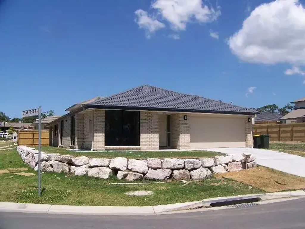 Large Low Set Family Home - Spacious Floor Plan