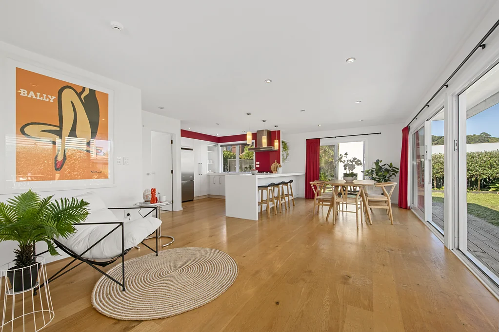 Eastbourne 4房  An Exceptional Family Residence Near the Beach