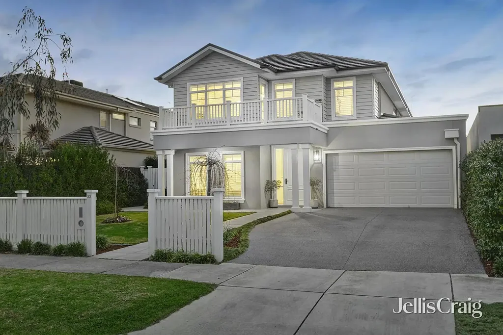 Brighton East 5Phòng ngủ Parkside Hamptons style entertaining perfected